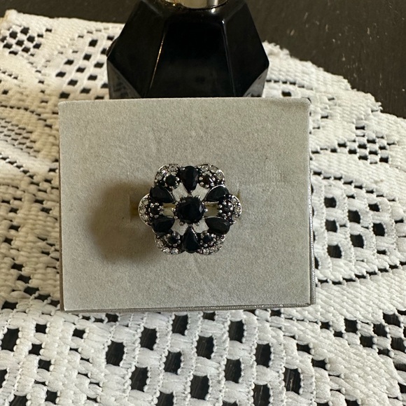 Beautiful Women Rings - Picture 1 of 4